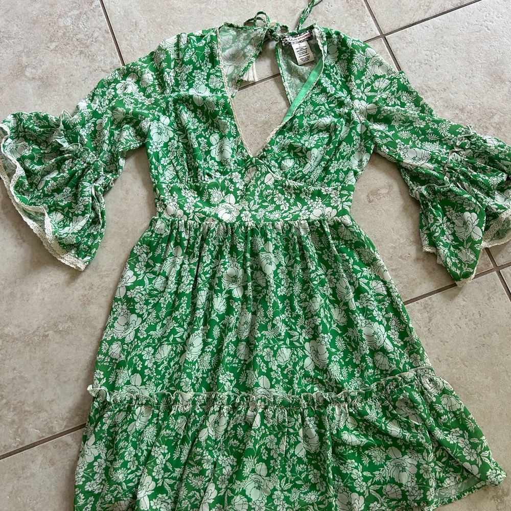 Flying Tomato Green and Cream Floral Top